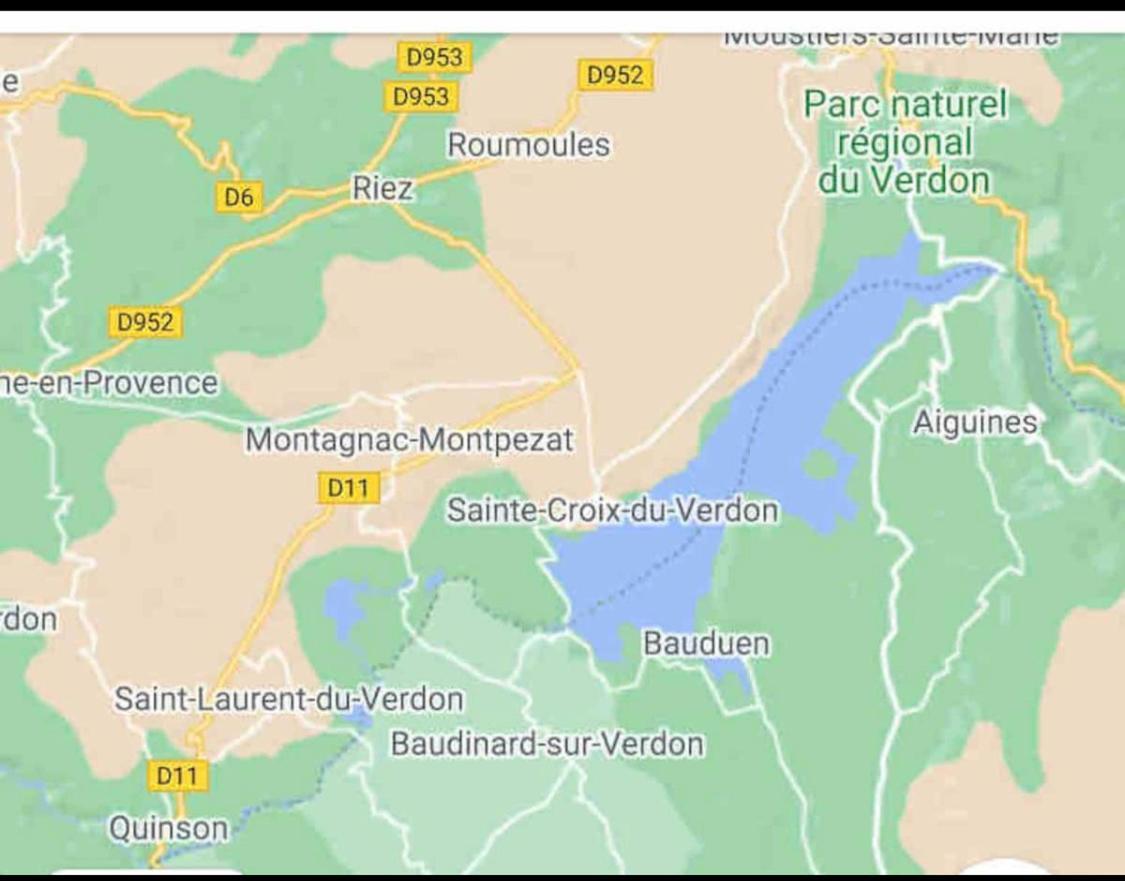 Location de vacances  La Verdière Extérieur photo